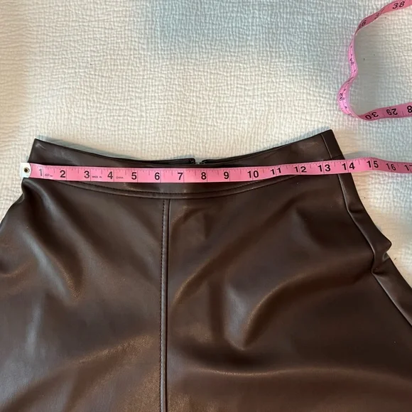 Banana Republic Vegan Leather midi Skirt in Cacao Sz 2 - Picture 6 of 6